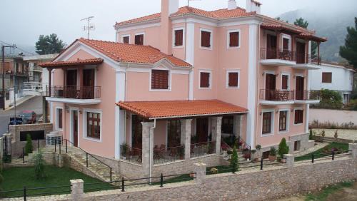 Amfikleia-Elateia Wohnung | Zaggou Apartments