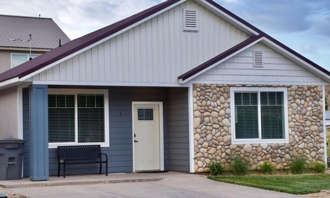 La Verkin Haus | ZC1 Home Away From Home Near Zion