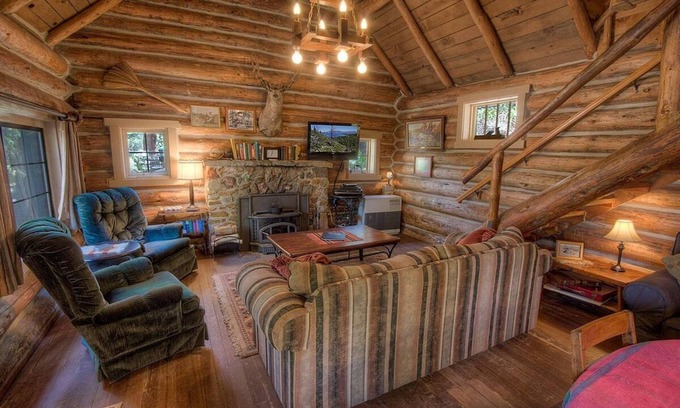 Zephyr Cove Haus | Historisches Blockhaus, Privatstrand, gefilterter Seeblick, Terrasse, Grill (NVH0581)