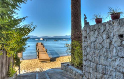 Zephyr Cove Haus | Zephyr Cove Cabin - Walk to Lake & Beach