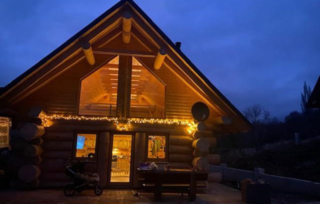 Kostolna Ves Resort | Zrubová Rozprávka nad Rybníkom - Líška