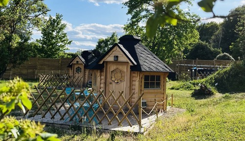 Traditional-Ferienhütte