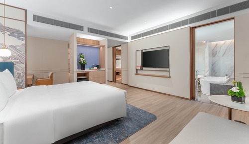 Standardzimmer, 1 King-Bett, Stadtblick (Extra Floor Space)