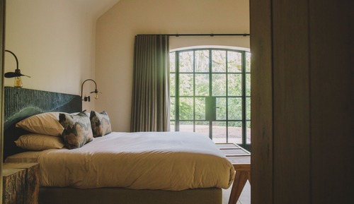 Signature-Suite, 1 King-Bett, Annex
