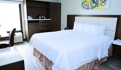 Deluxe-Zimmer, 1 King-Bett, Nichtraucher (Walk-in Shower)