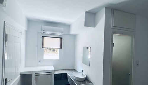 Deluxe Suite 104