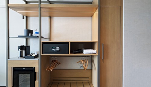 Zimmer, 2 Queen-Betten, barrierefrei, Badewanne