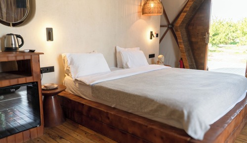 Superior Tent Private Sauna, Heated Pool and Jacuzzi