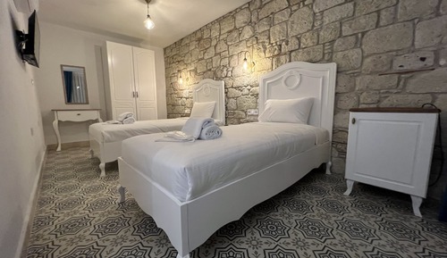 Deluxe-Doppel- oder -Zweibettzimmer, Poolblick