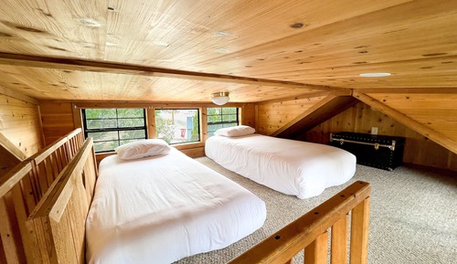 Traditional-Ferienhütte