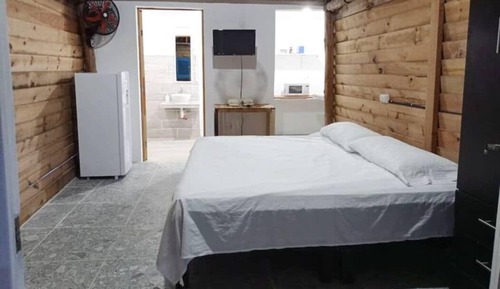 Basic-Ferienhütte