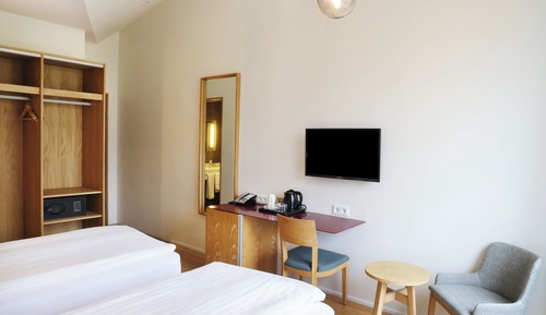 Standard-Doppel- oder -Zweibettzimmer