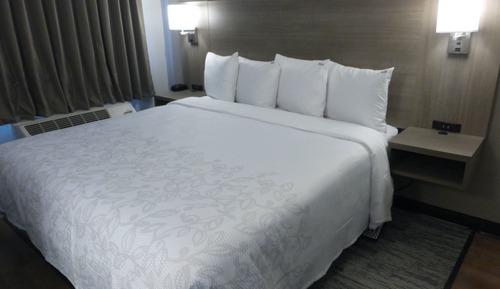 Deluxe-Zimmer, 1 King-Bett, barrierefrei, Nichtraucher (Roll-In Shower)