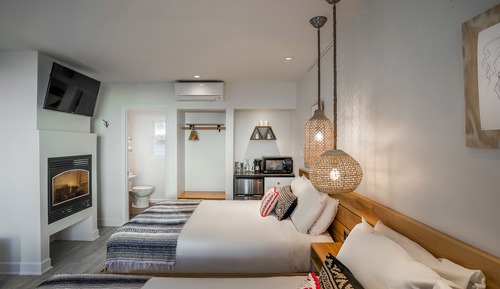 Deluxe-Zimmer, 2 Queen-Betten, Kamin, Poolblick (Upstairs)