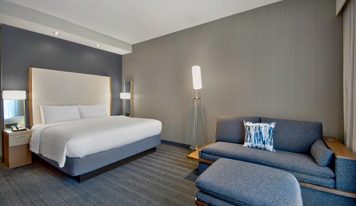 Zimmer, 1 King-Bett (Mobility Accessible, Roll-In Shower)