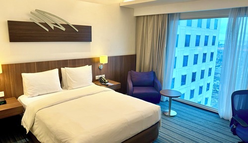 Standardzimmer, 1 Queen-Bett (High Floor with Free Breakfast)