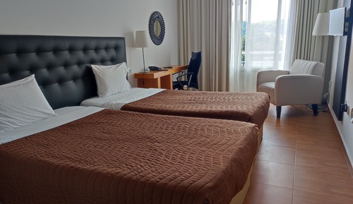 Doppelzimmer, Balkon, Bergblick