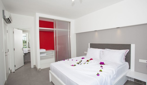 Standard-Apartment, Poolblick