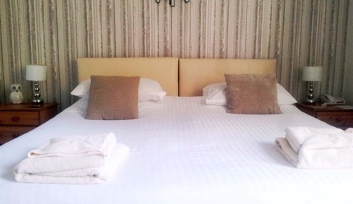 Standard-Doppel- oder -Zweibettzimmer, mit Bad (Number 9)