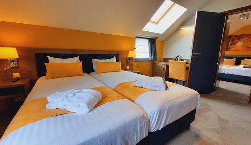 Familien-Doppel- oder -Zweibettzimmer, Verbindungszimmer