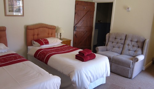 Deluxe-Zweibettzimmer, mit Bad (Ground Floor)