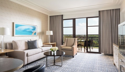 Golden Oak View One Bedroom Accessible Suite - King