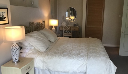 Luxury-Doppelzimmer, mit Bad (Garden room kitchenette)