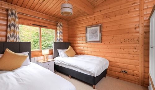 2 Bedroom Lodge with Hot TUB