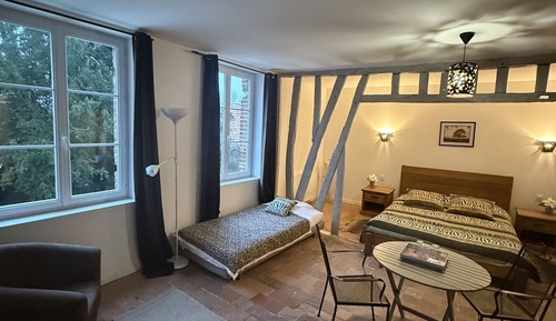 Superior-Doppelzimmer, eigenes Bad, Gartenblick