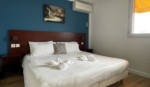 Superior-Doppel- oder -Zweibettzimmer