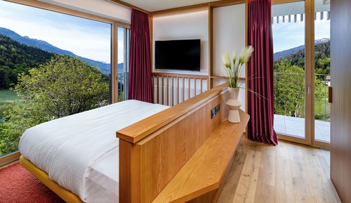 Exclusive-Suite
