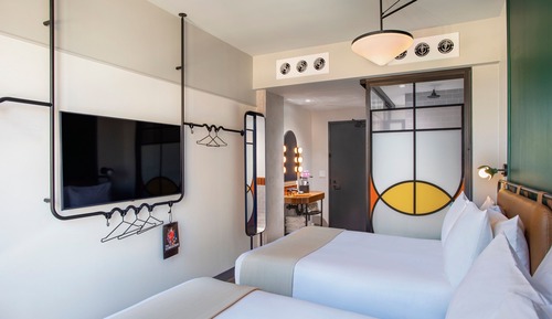 Zimmer, 2 Doppelbetten, Stadtblick (Mobility Accessible, Roll-in Shower)