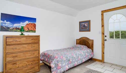 Zimmer, Mehrere Betten, Bergblick