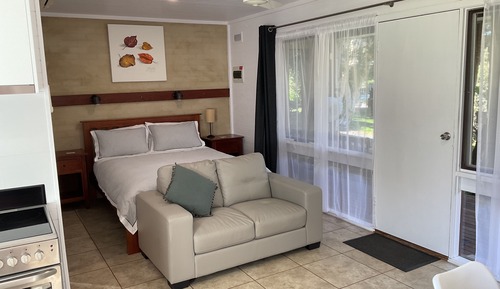 Deluxe-Studiosuite, Mehrere Betten, Küche, Gartenblick