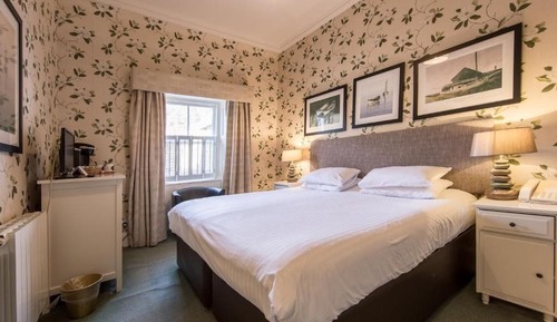 Standard-Doppel- oder -Zweibettzimmer