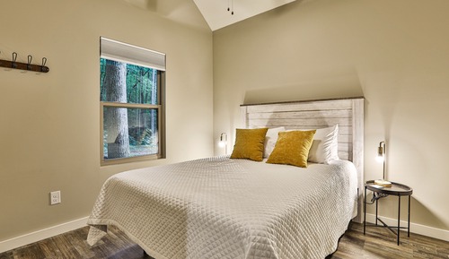 Grand-Villa, 2 Schlafzimmer, Kochnische, Bergseite