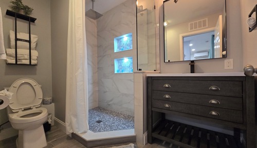 Luxury-Einzelzimmer, 1 King-Bett und Schlafsofa, Poolblick