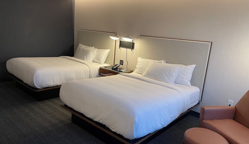 Zimmer, 2 Queen-Betten