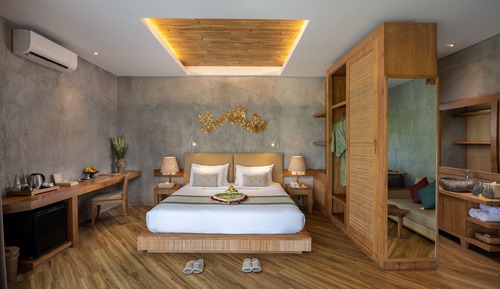 Junior Suite Room (with Daily Afternoon Tea)