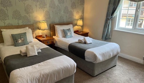 Main Lodge Twin Ensuite