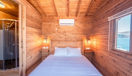 Design Room, Sea View