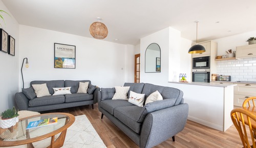 Luxury-Ferienhaus, mit Bad (End House Inverness)