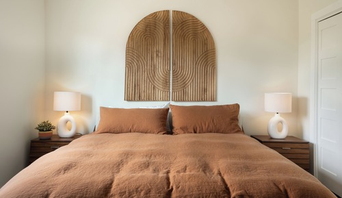 Light & Airy Mountain Town Apartment