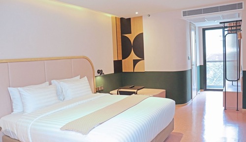 Deluxe Double or Twin Room with Bathtub