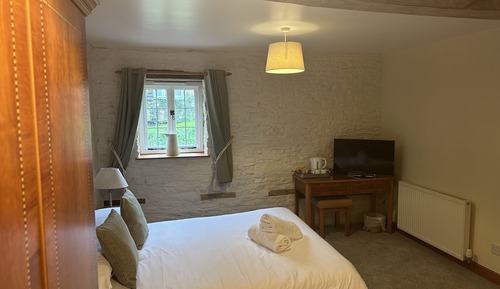 Superior-Doppel- oder -Zweibettzimmer