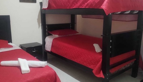 Gemeinsamer Basic-Schlafsaal, 3 Einzelbetten