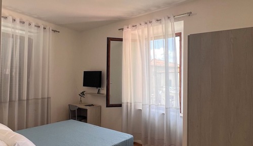 Doppel- oder Zweibettzimmer