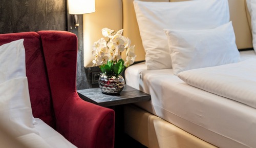 Premium-Zimmer, 1 Doppelbett (Converts to 2 Twin Beds;with Sofabed)