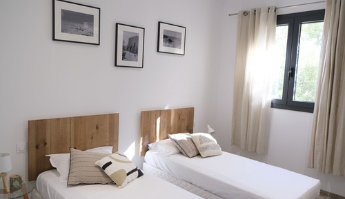 Comfort-Studiosuite, 2 Schlafzimmer, eigener Pool, Meerblick