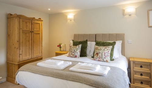Traditional-Doppel- oder -Zweibettzimmer